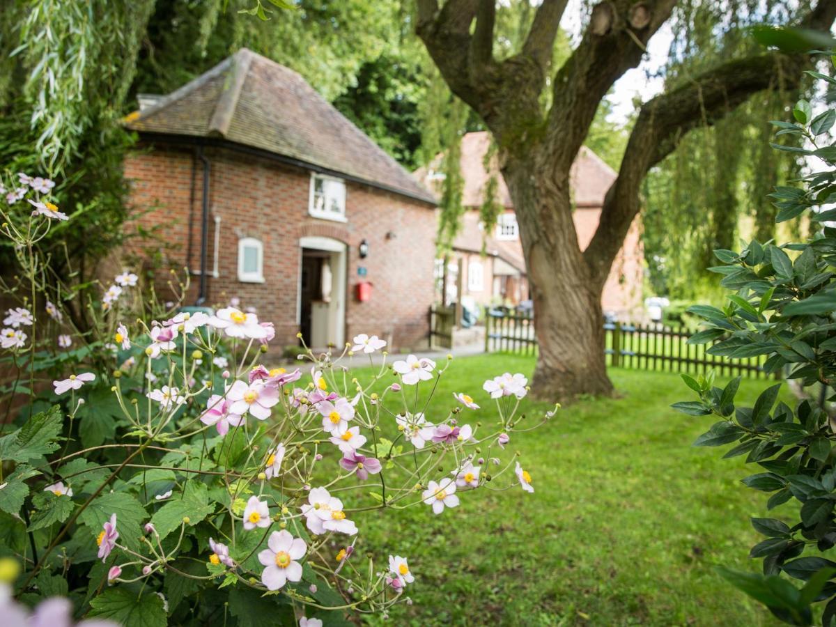Weir Cottage Maidstone Esterno foto